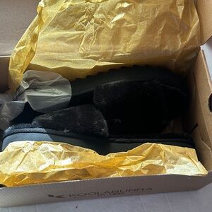 Koolaburra Black Furry Slippers
